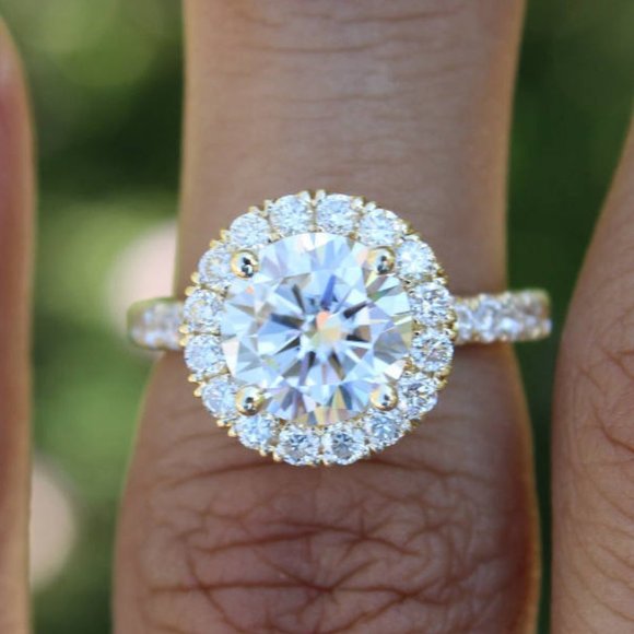 Jewelry - NEW Gold Round Diamond Halo Engagement Ring